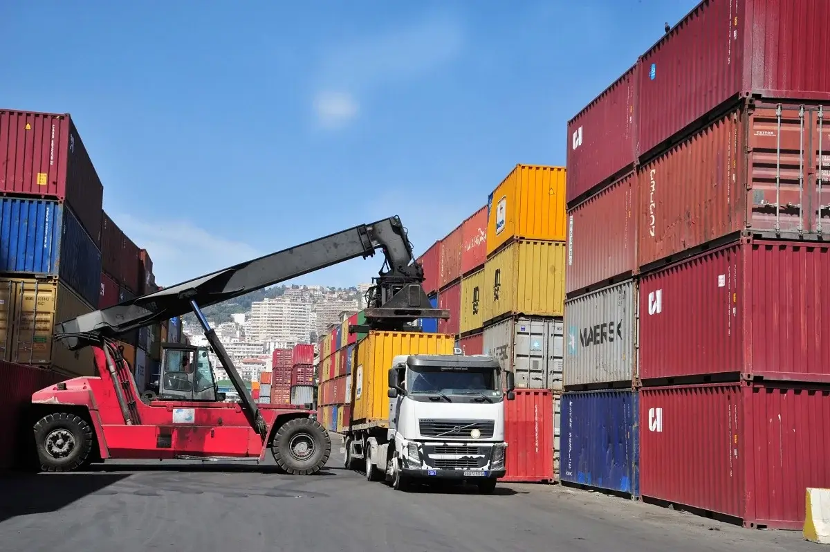 Commerce extérieur : des milliers de marchandises bloquées dans les ports algériens