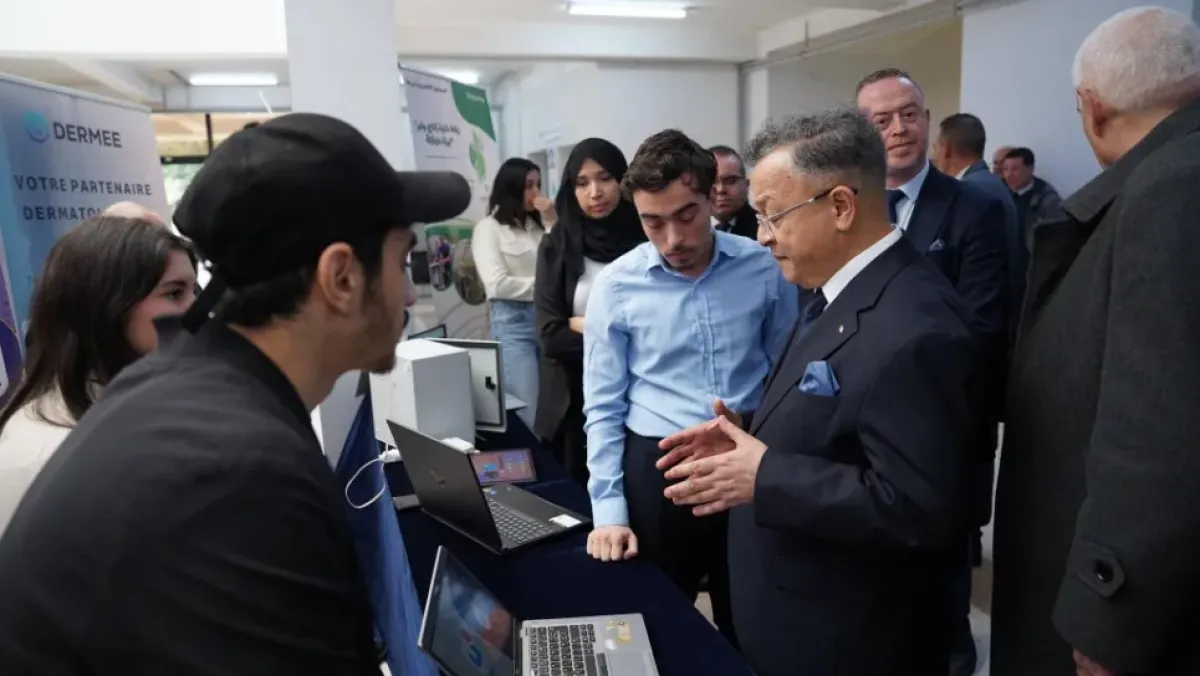 Your alt text description