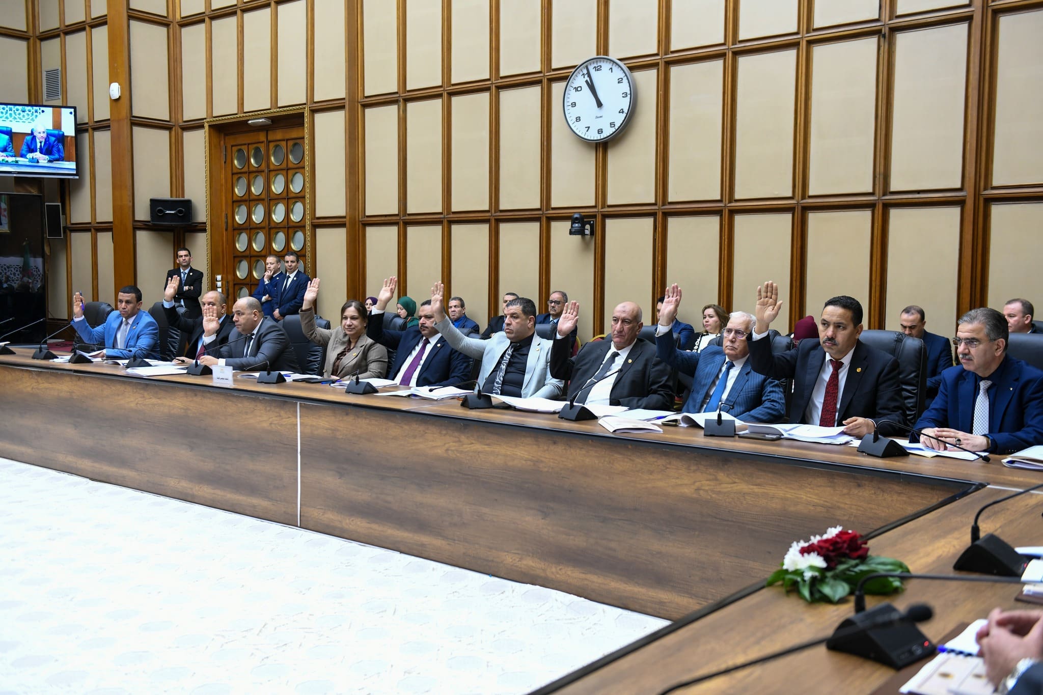 اللجنة البرلمانية الجزائرية تبدأ تعديل قانون المرور