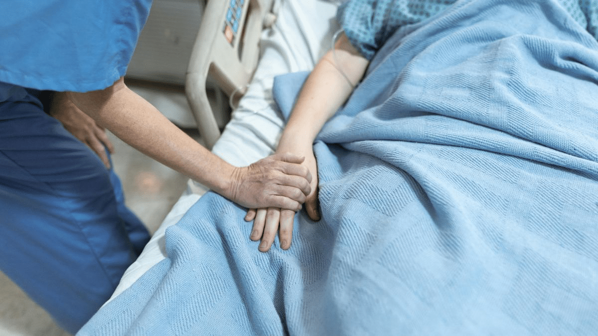 منار علال تحتاج زراعة رئة قصور تنفسي في الجزائر