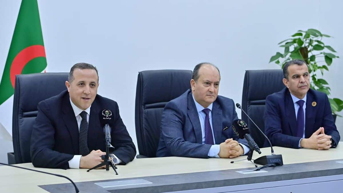 تعيين محمد اللّامين اللبّو حاكمًا لبنك الجزائر