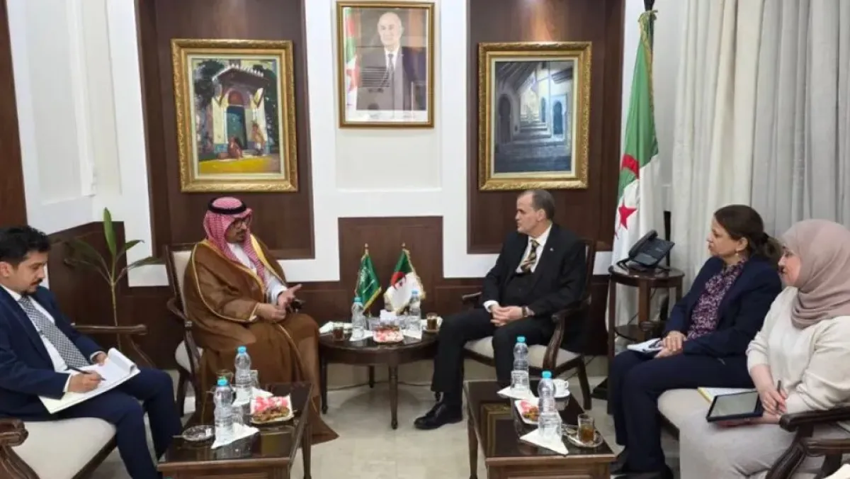 تعزيز العلاقات التجارية بين الجزائر والسعودية: لقاء وزير التجارة والسفير
