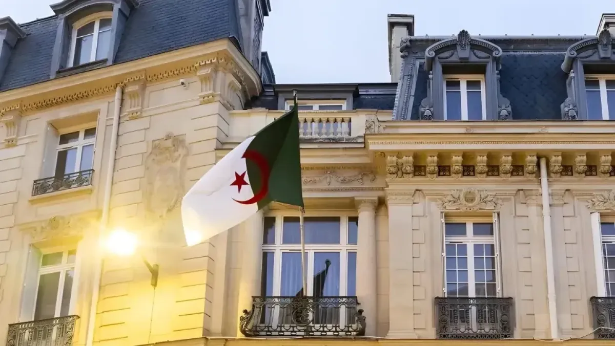 قنصليات الجزائر تسهّل تسوية وضعية الشباب المقيمين بالخارج