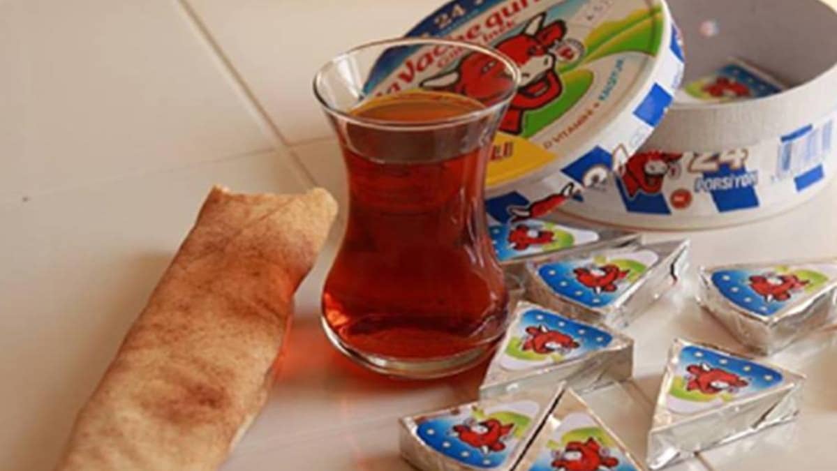 فرق مكونات جبنة البقرة الضاحكة بين فرنسا والجزائر