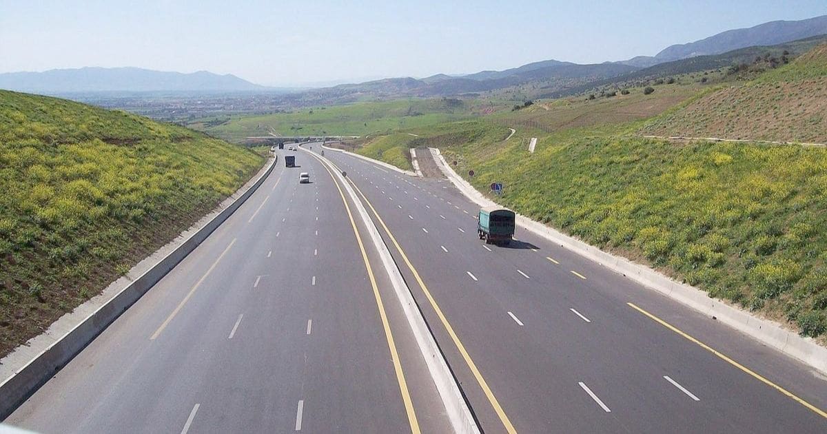 افتتاح قطاع طريق جديد في بجاية يخفف الازدحام