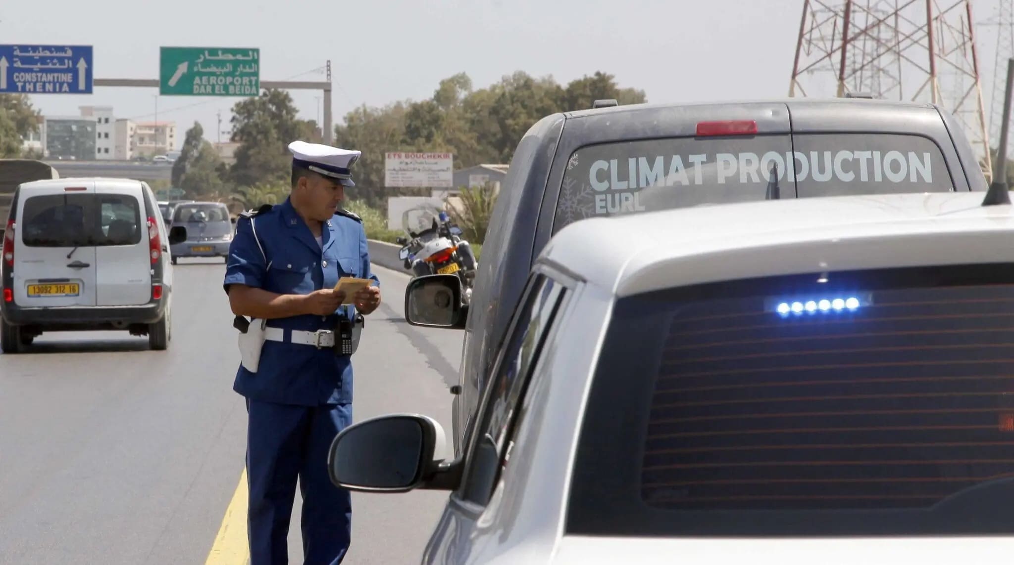 البرلمان الجزائري يقر إصلاحات شاملة لقانون المرور