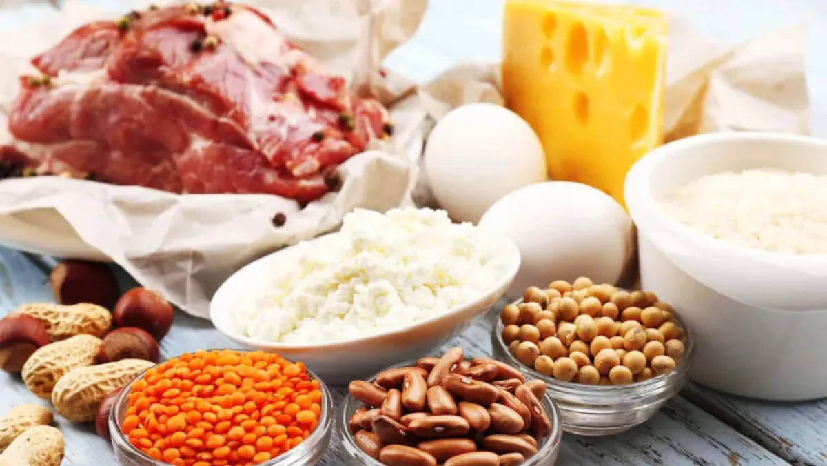 إعادة تقييم الألبان كاملة الدسم: فوائد ومخاطر