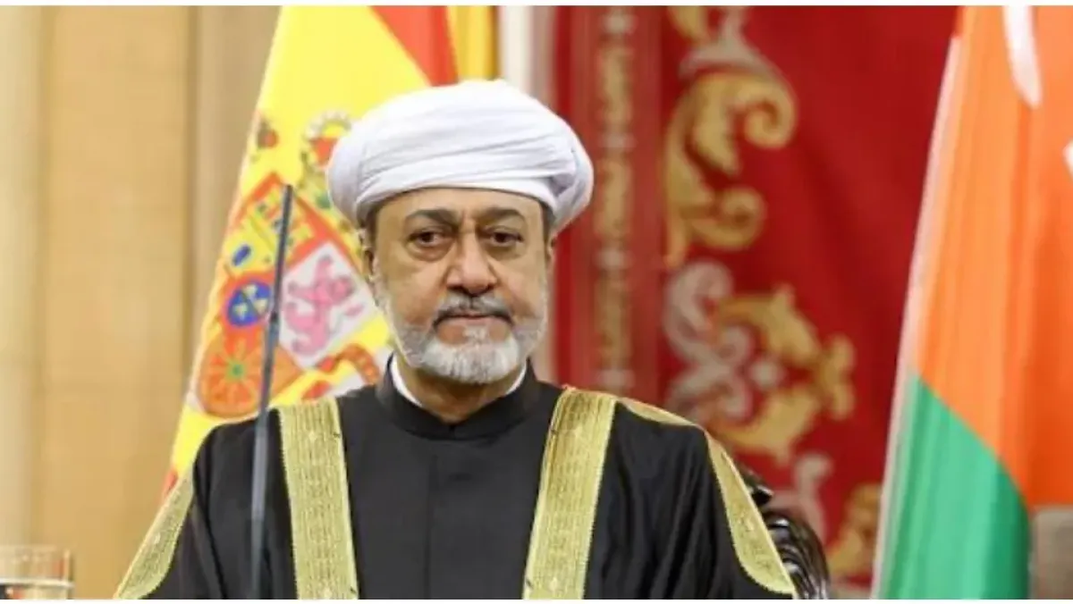 سلطان عُمان يرسل برقية تهنئة للمرشد الأعلى الإيراني