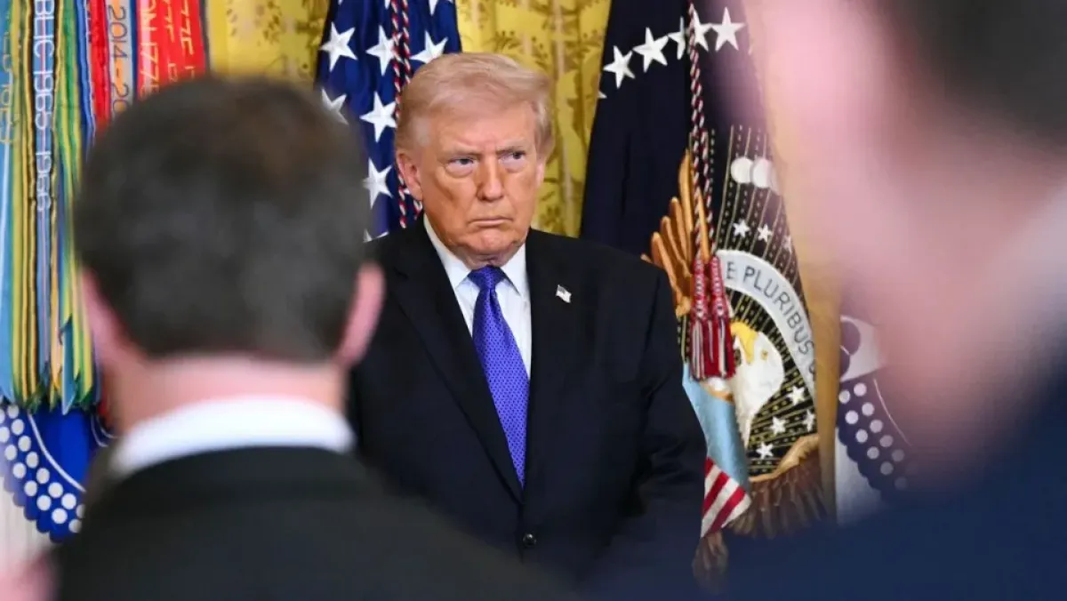 ترامب يشرع هجومًا على إيران يثير جدلاً سياسياً قبل الانتخابات