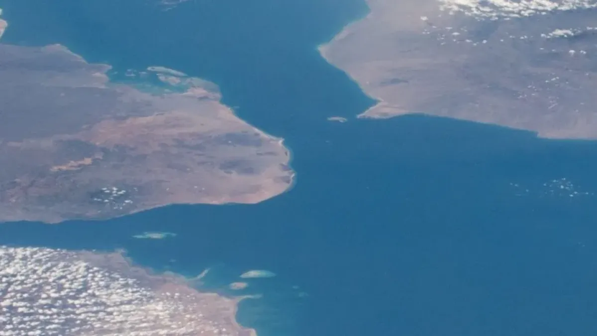 إيران تهدد زعزعة الأمن إذا هُجمت جزيرة خارك