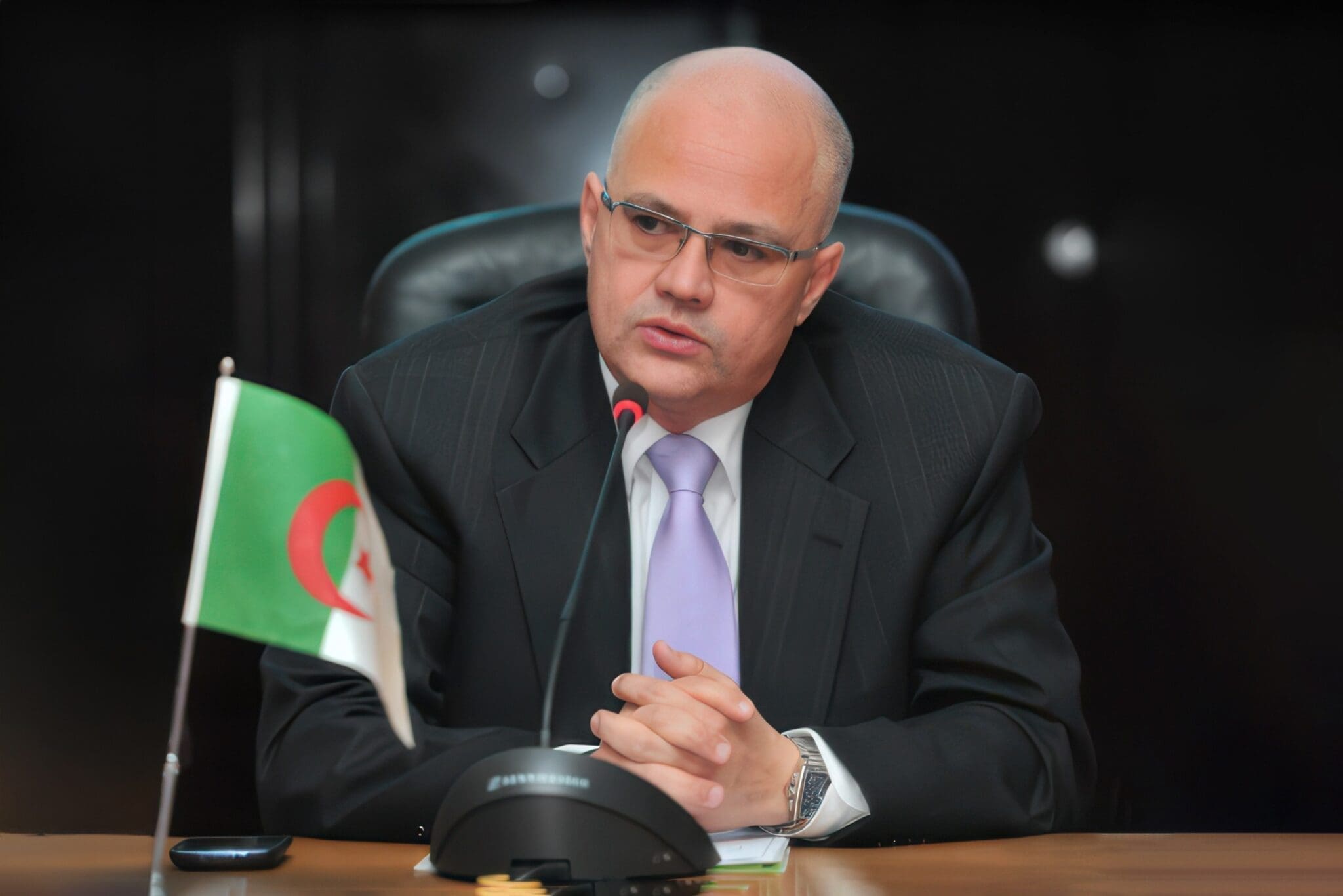 المحكمة الجزائرية تخفض عقوبة وزير العمل في قضية الفساد