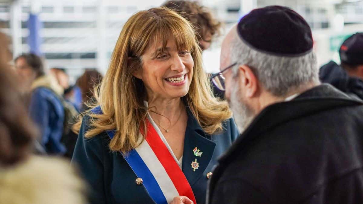 اللوبي الصهيوني يضغط على البرلمان الفرنسي لتجريم النقد