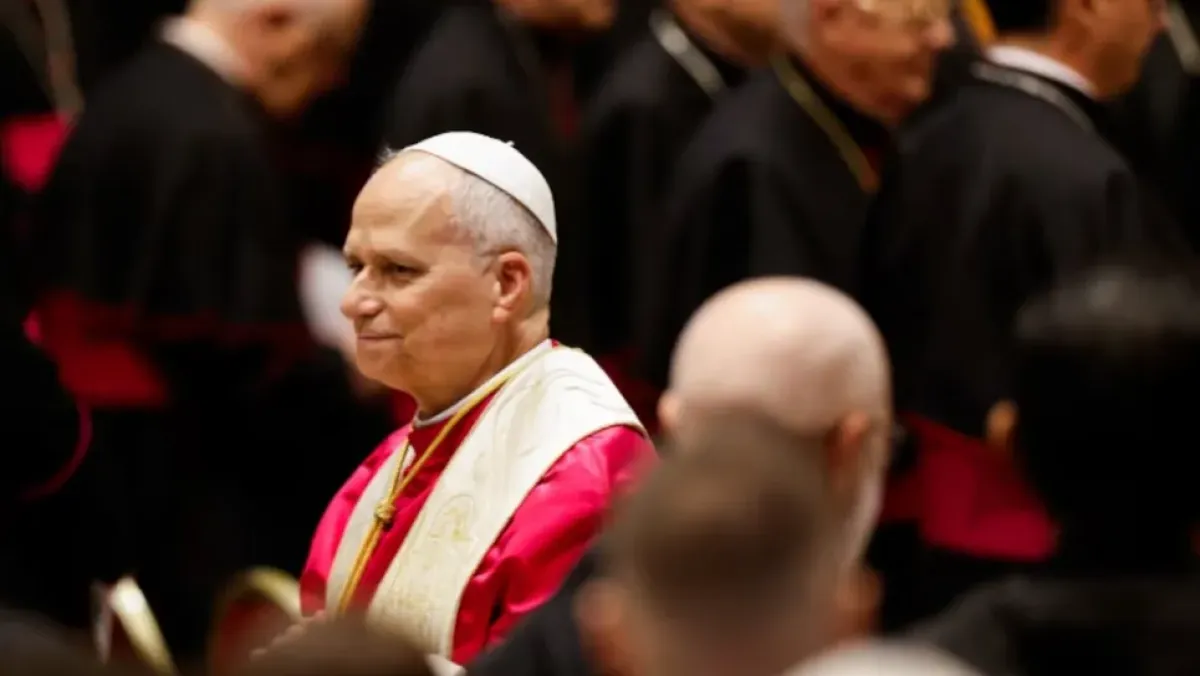 ترامب ينتقد البابا ليو الرابع عشر ويهدده بالانخراط السياسي