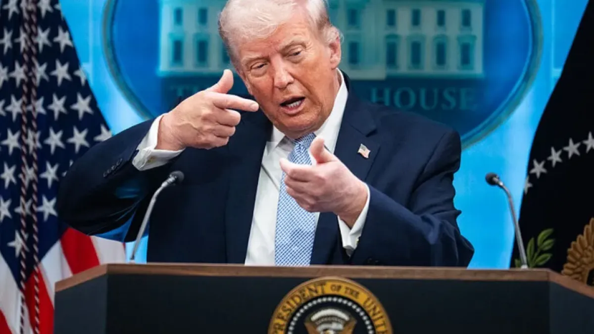 ترامب يهدد بتدمير إيران إذا لم يُفتح مضيق هرمز