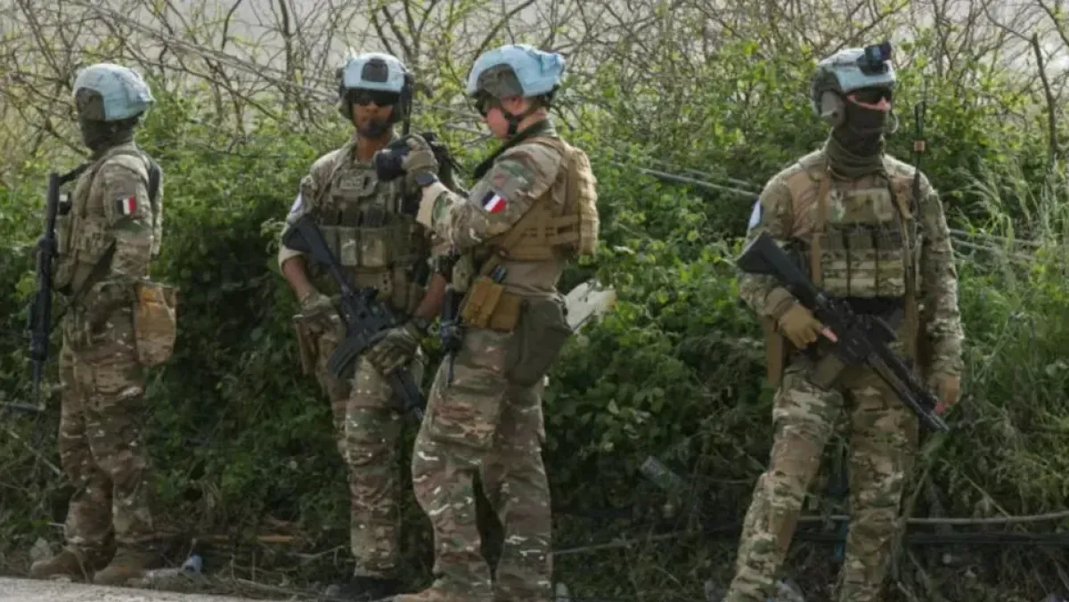 ماكرون يلوم حزب الله على مقتل جندي فرنسي في لبنان