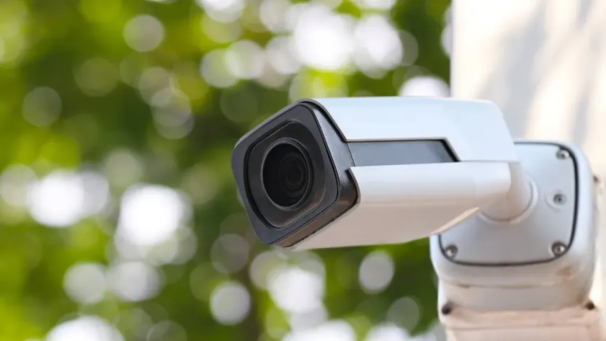 كاميرات المراقبة في أحياء الجزائر: أمان أم انتهاك للخصوصية