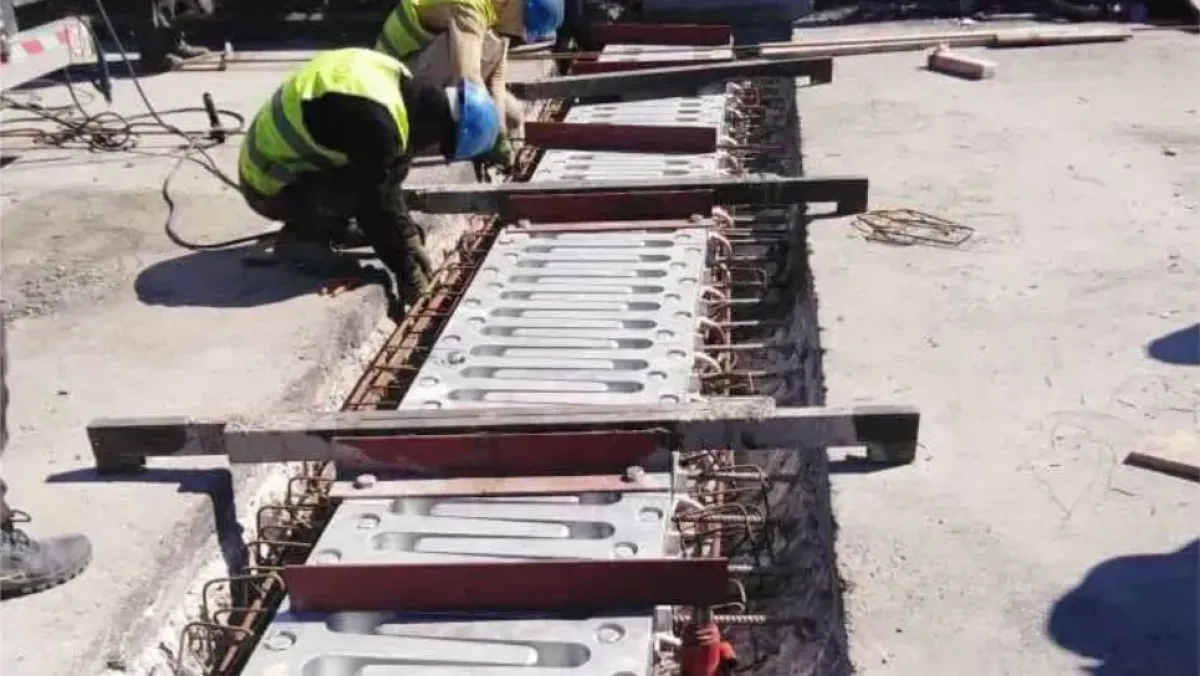 صيانة شاملة للطرق السريعة الجزائرية بين عدة محاور