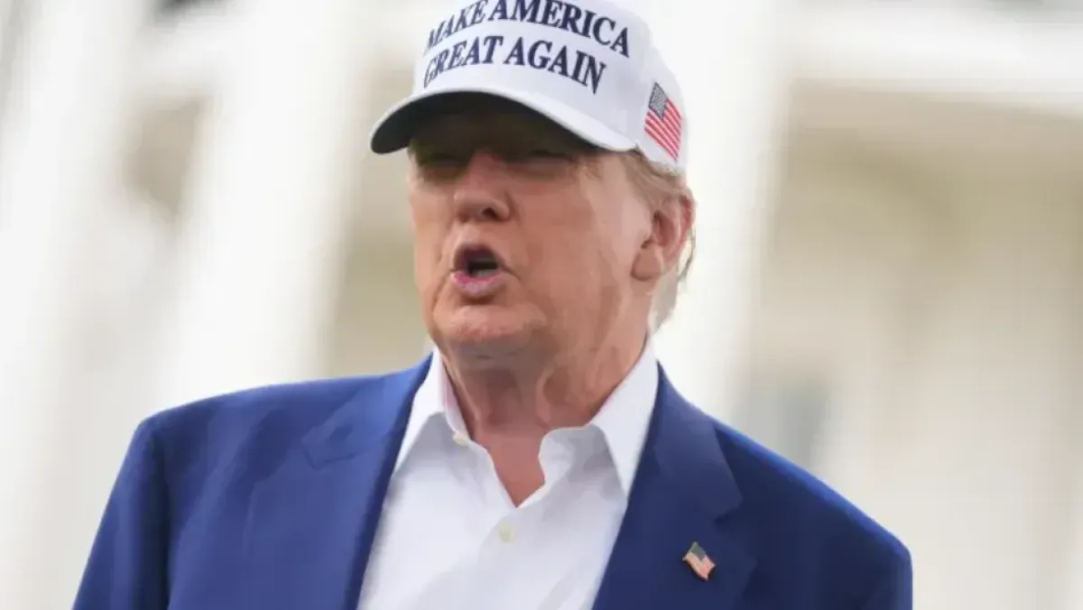 ترامب ينتقد ستارمر بسبب حاملات الطائرات البريطانية