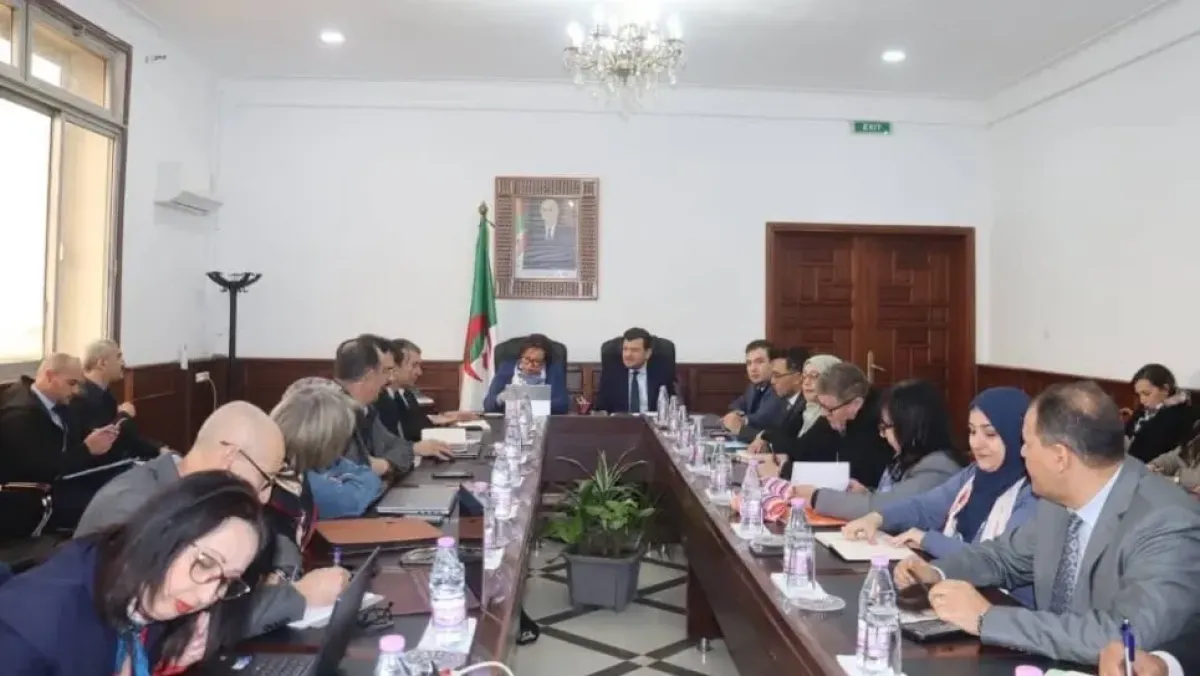 إطلاق دورة تدريبية لسائقي الحصادات في الجزائر