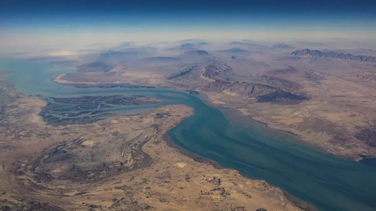 إغلاق مضيق هرمز وتفاقم الأزمة بين الولايات المتحدة وإيران