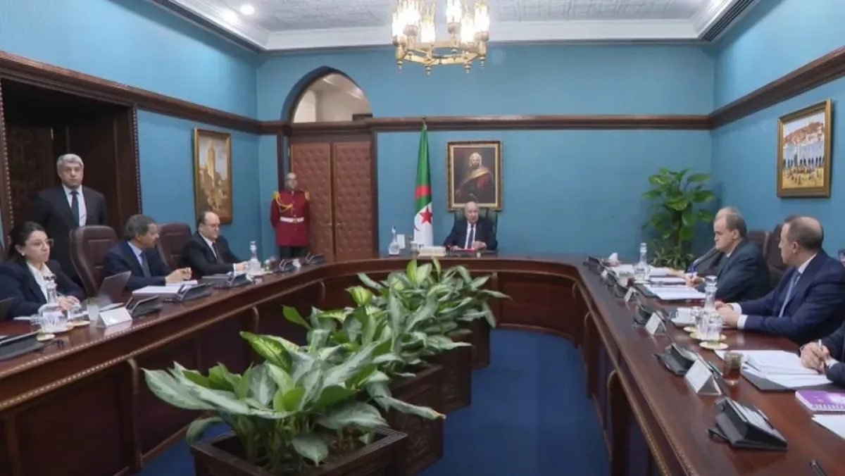 رئيس الجزائر يقرر إنشاء بطاقة المصدر للمستوردين