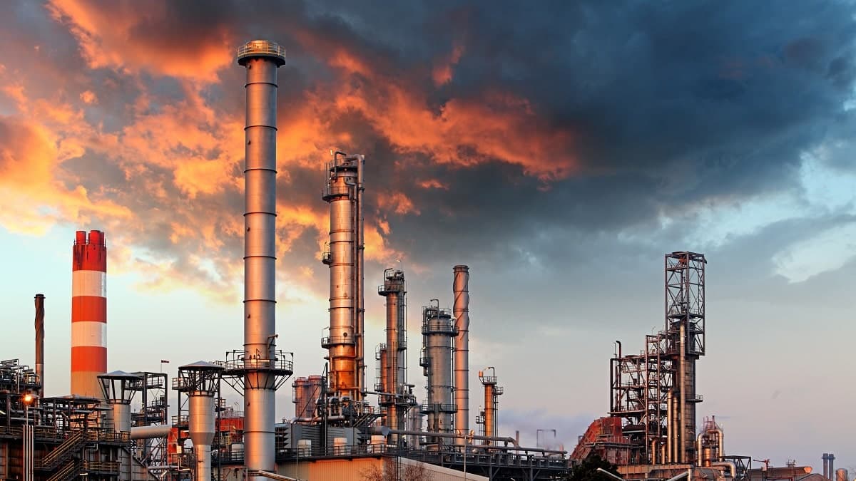 ارتفاع أسعار النفط إلى 125 دولارًا ينعكس على الجزائر