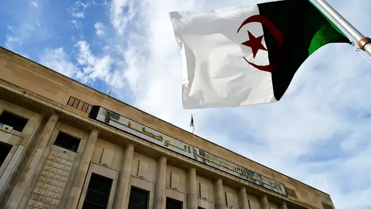 الأحزاب الجزائرية تطلب تمديد مهلة إيداع استمارات الترشح