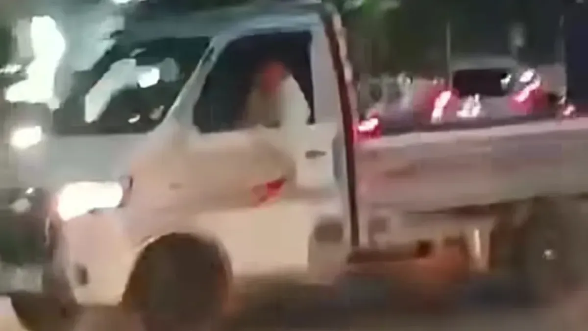 إيقاف سائق شاحنة صغيرة في بلدية البليدة بسبب قيادة خطرة