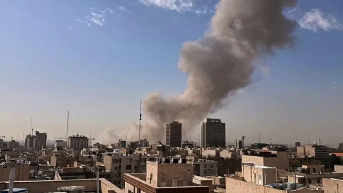 الإمارات تنفذ هجمات جوية على مصفاة إيرانية في لافان