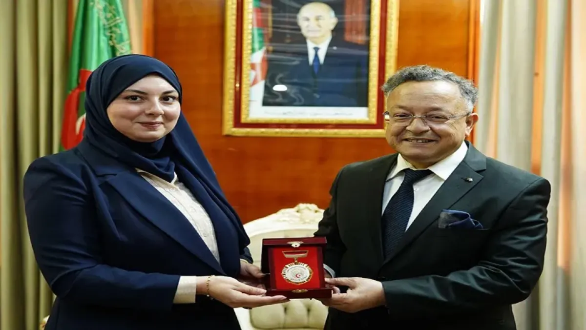 وزير التعليم يكرم مخترعة نانوتكنولوجية من بومرداس