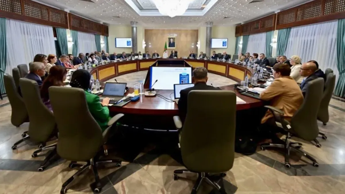 الوزير الأول يطلق الاستراتيجية الوطنية للذكاء الاصطناعي في الجزائر