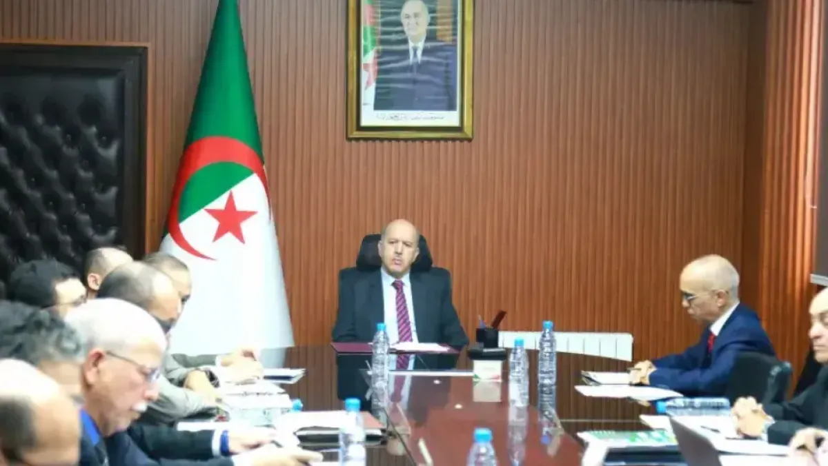 وزير العمل يطالب بتسريع الرقمنة وتحسين الخدمات