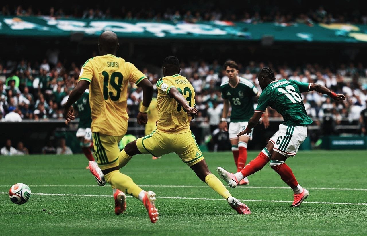 مكسيكو سيتي تنطلق بفوز 2-0 للمكسيك على جنوب أفريقيا