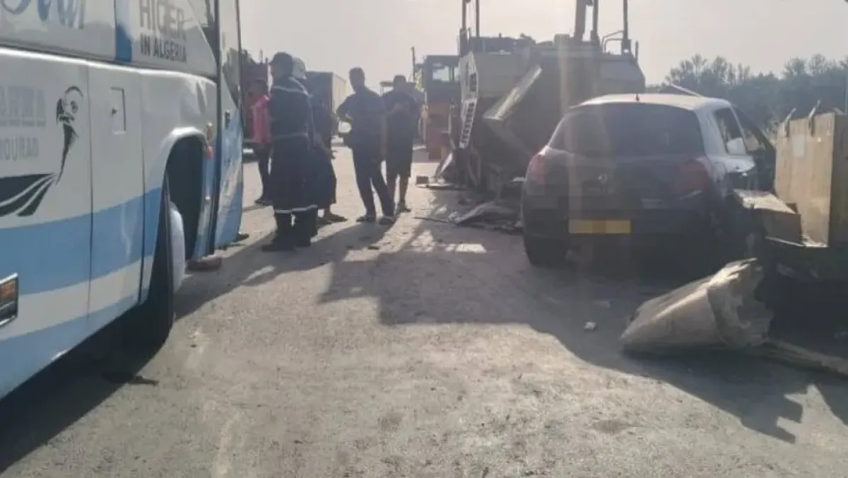حادث مرور مميت على الطريق السيار بالبويرة