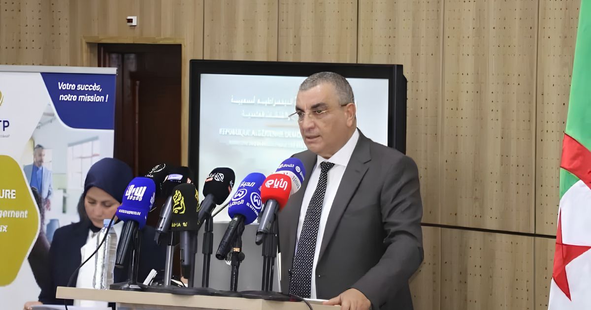 الوزير يعلن مكافحة الحمولة الزائدة على الطرق الوطنية