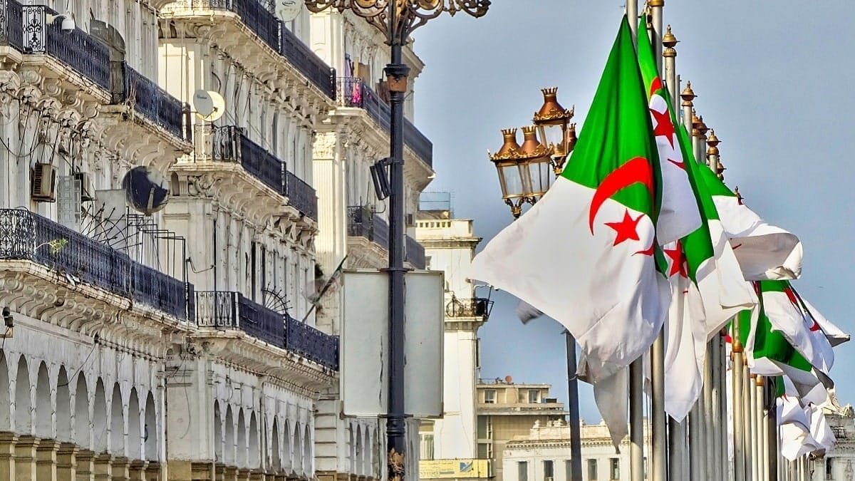 الجزائر تُنشئ آلية وطنية للتحقق من الأخبار الزائفة