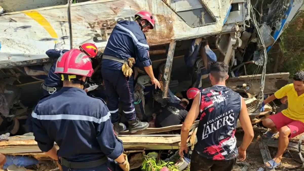 رئيس الجزائر يعلن حدادًا وطنيًا ثلاث أيام بعد حادث حافلة