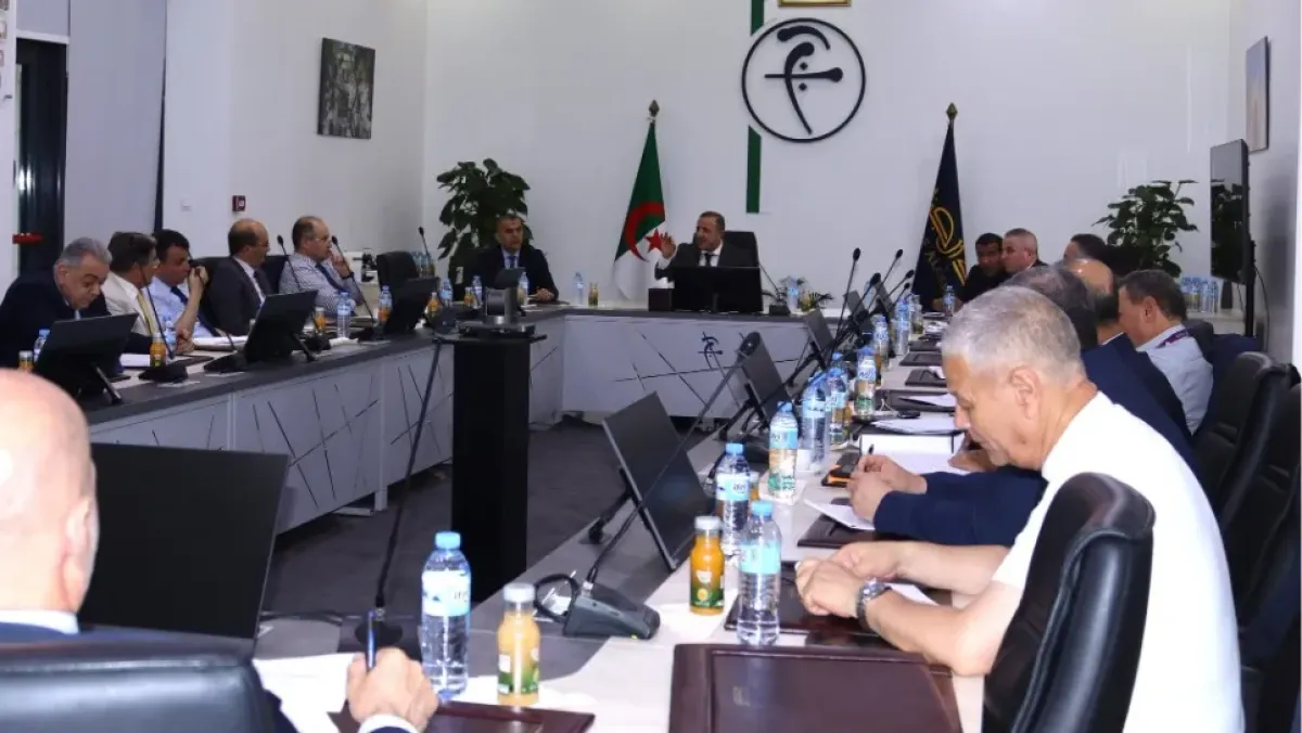 إصدار بطاقات الصرف الدولية لتسهيل سفر المواطنين
