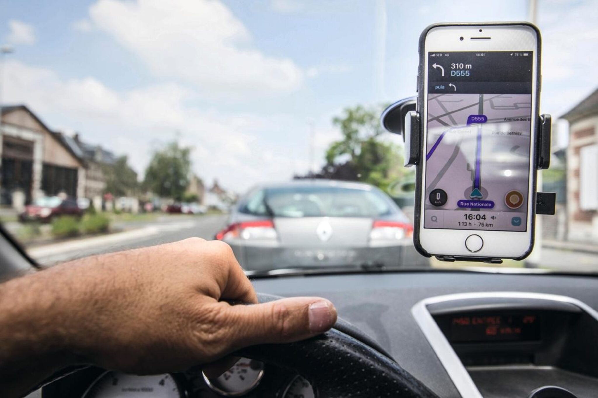 تطبيق Waze يواجه دعوات مقاطعة بسبب أصله الإسرائيلي
