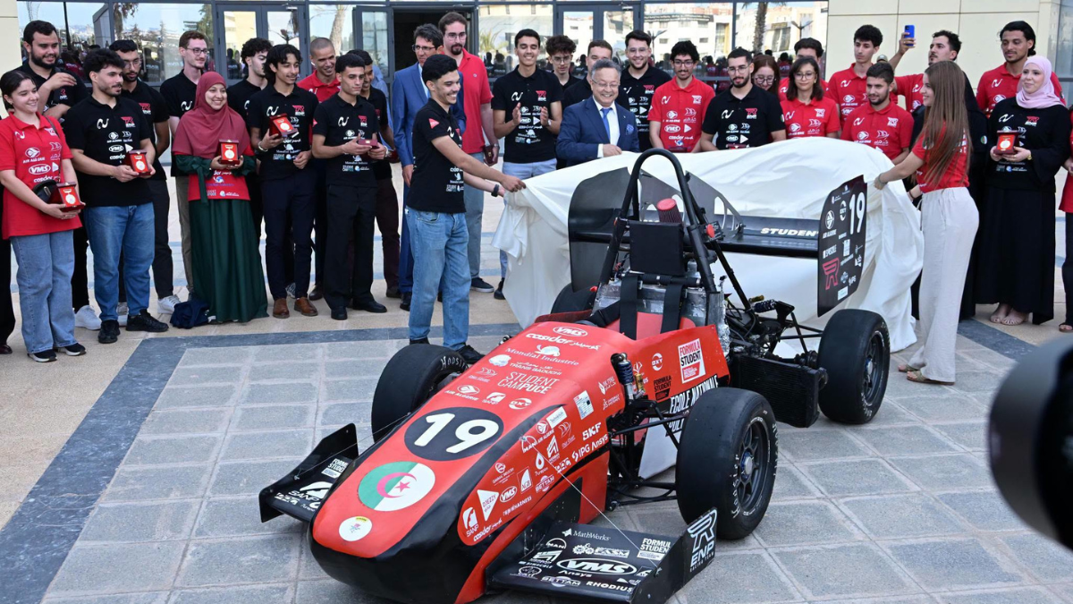 فريق ENP Racing يحقق جائزة دولية للسيارة الجزائرية