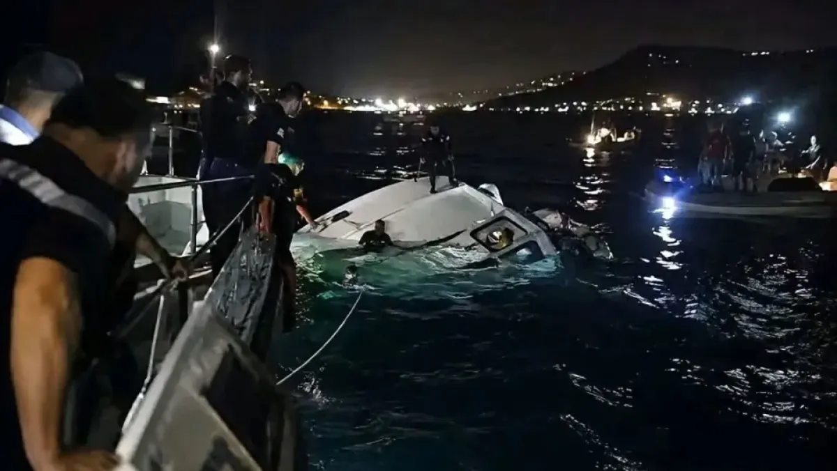 انقلاب قارب ترفيهي في بوليماط يودي بحياة امرأتين