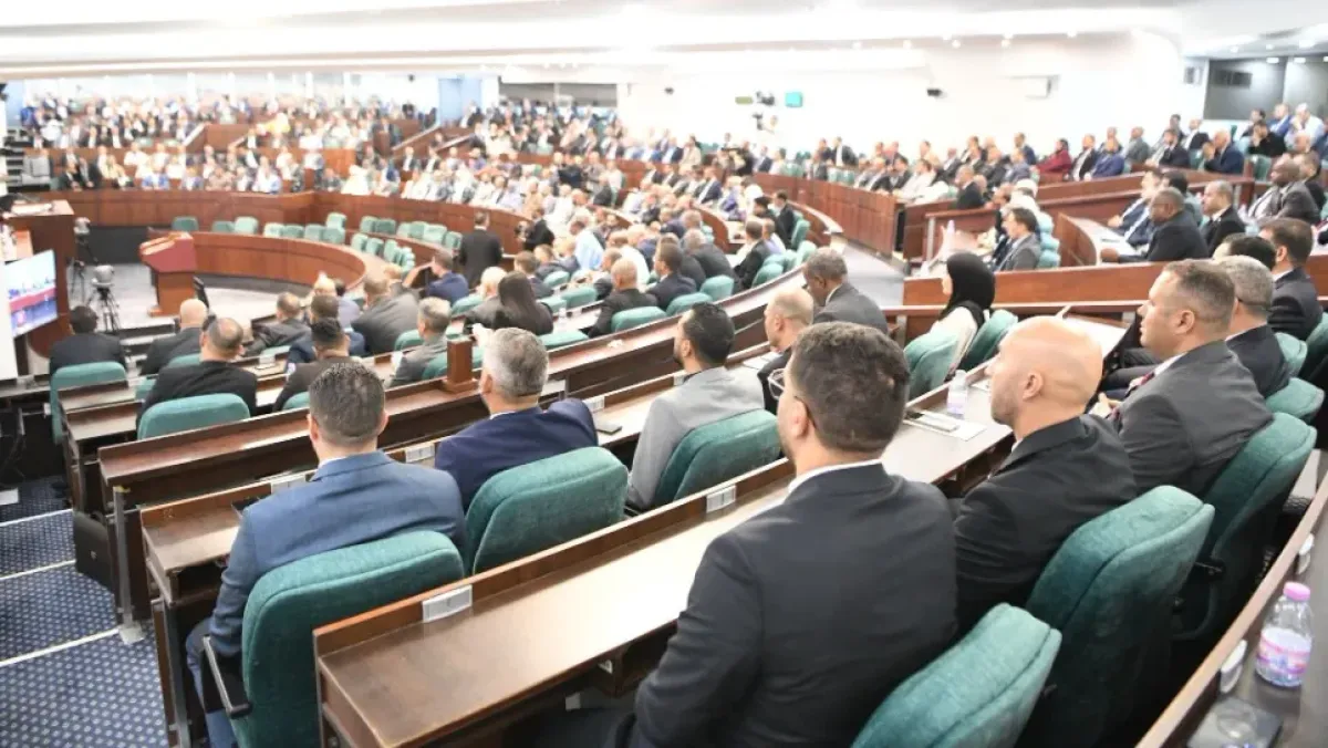 الأحزاب تحضّر ملفات الحوار مع تبون قبل الدخول الاجتماعي