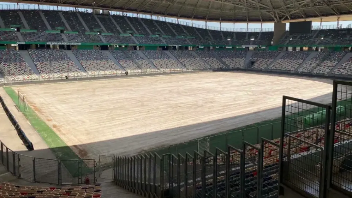 أزمة الملاعب تهدد بداية الموسم الكروي الجديد في الجزائر
