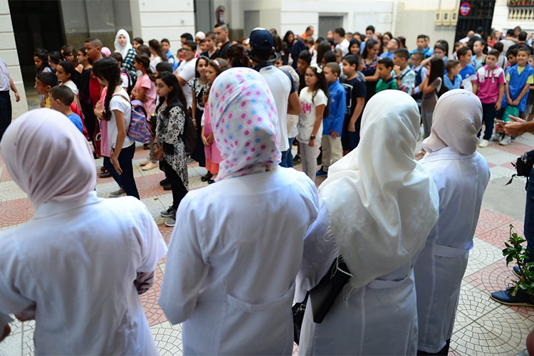 مديريات التربية الجزائرية تحظر الهواتف في المدارس لسنة دراسية